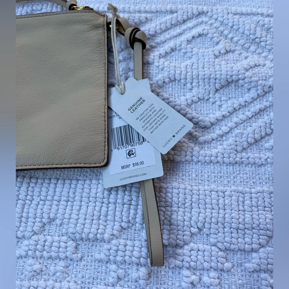 Lucky Brand | NWT Leather Wristlet Clutch